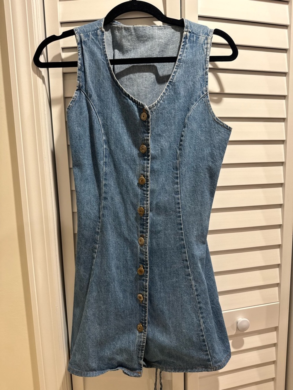 Vintage Sleeveless Denim Button-Front and Tie Back Mini Dress